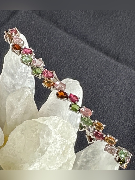 Jewelry - Tourmaline & 925 sterling silver EUC tennis bracelet. Genuine oval cut gemstone